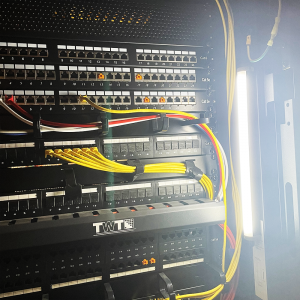 Светильник 19" светодиодный (LED), на магните, 3,6W, шнур 3 м