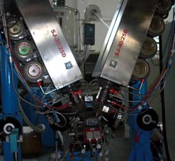 Инжекторы для нанесения внешней оболочки на многопарные и телефонные кабели